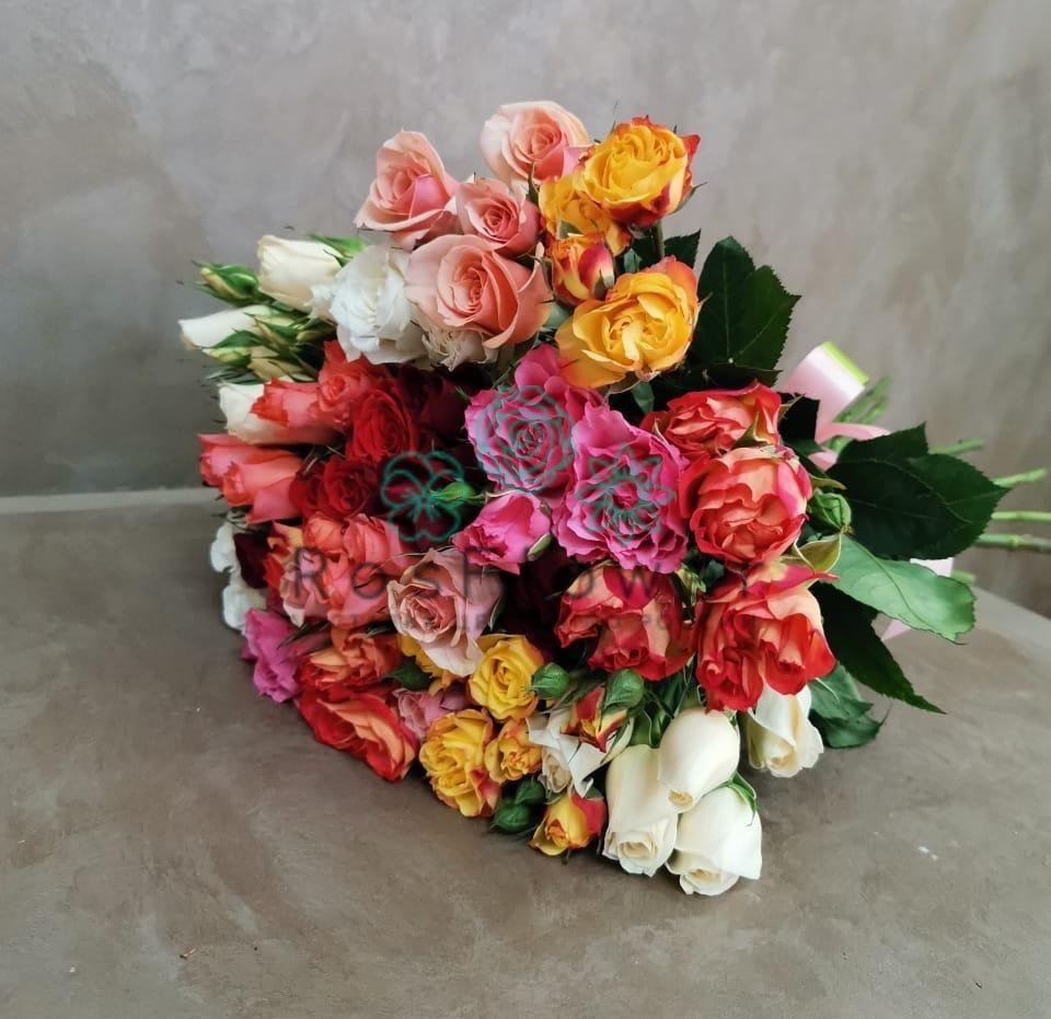 Букет цветов из: Розы в Сикаках