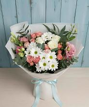 Букет цветов из:  Розы, Лизиантусы и Хризантемы в Сикаках