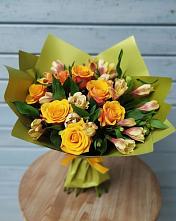 Букет цветов из:  Альстромерии и Розы в Сикаках