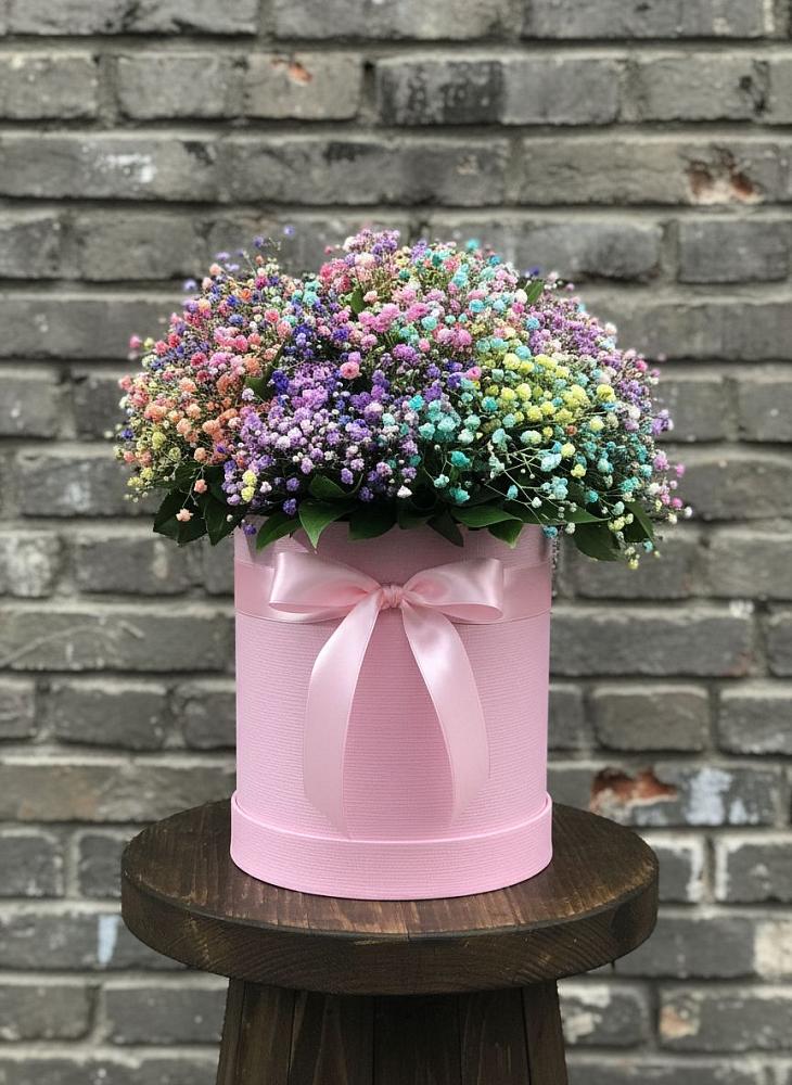 Цветочная композиция из Гипсофила и Розы в шляпной коробке в Сикаках