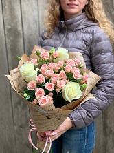 Букет цветов из:  Розы в Сикаках