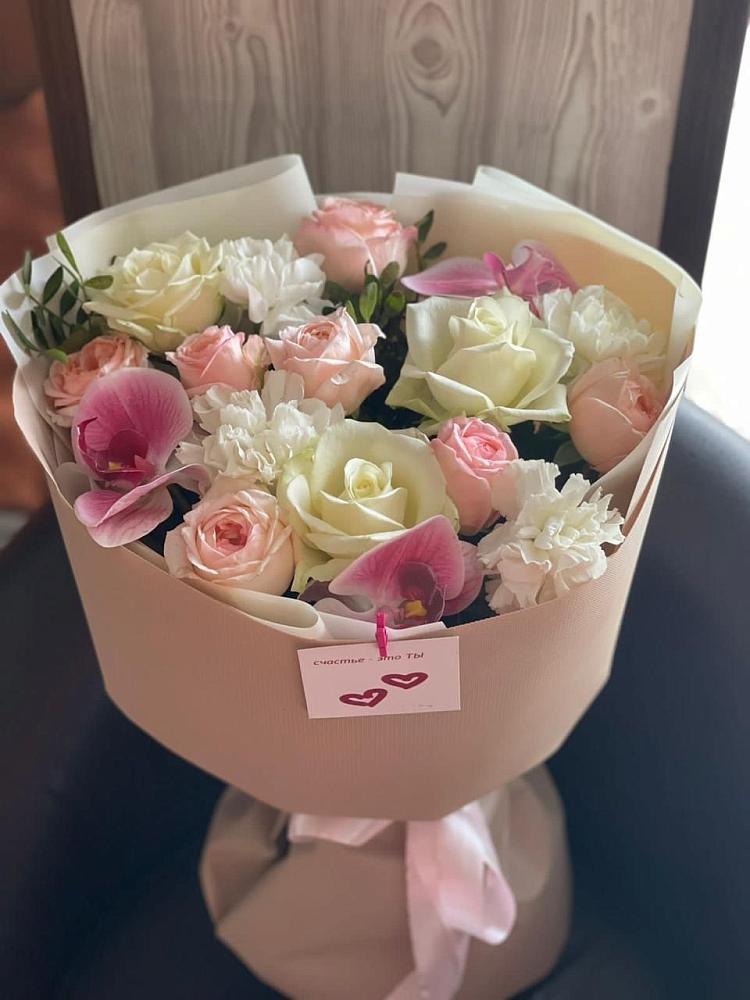 Букет цветов из: Орхидеи, Розы и Гвоздики в Сикаках