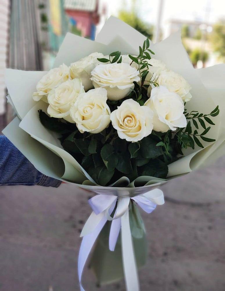 Букет Белые розы Проуд в Сикаках