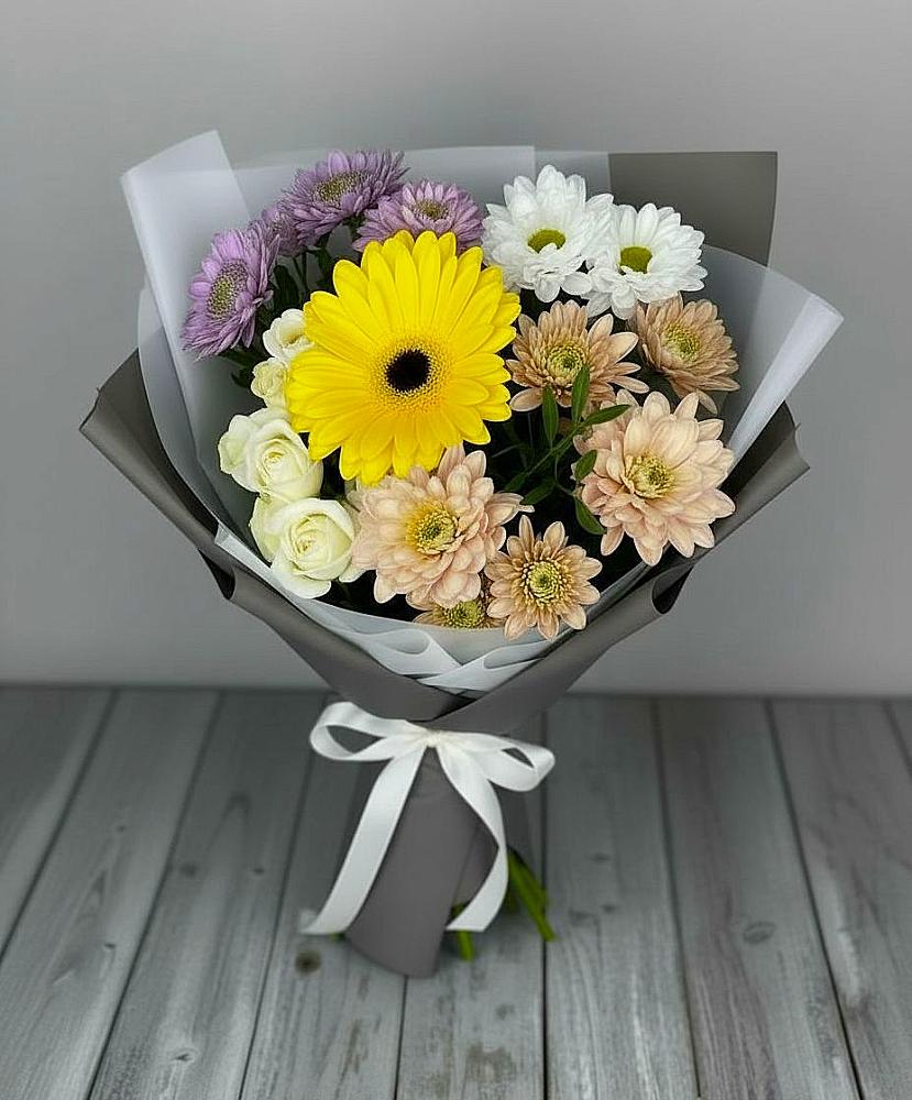 Букет цветов из: Розы, Герберы и Хризантемы в Сикаках