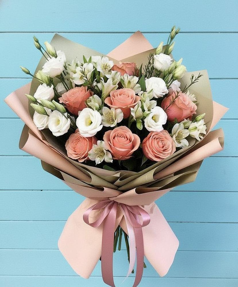 Букет цветов из: Розы, Альстромерии и Лизиантусы в Сикаках