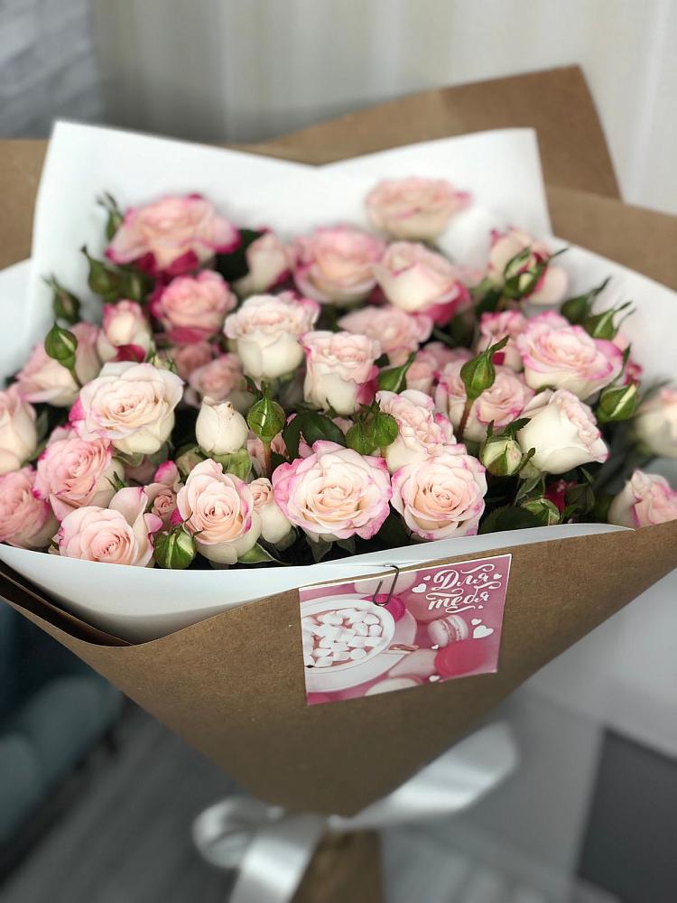 Букет цветов из: Розы в Сикаках