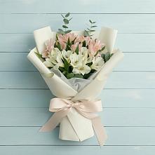 Букет цветов из:  Альстромерии в Сикаках