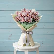 Букет цветов из:  Орхидеи и Розы в Сикаках