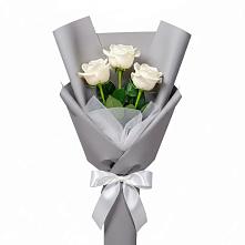 Букет 3 белые розы в Сикаках