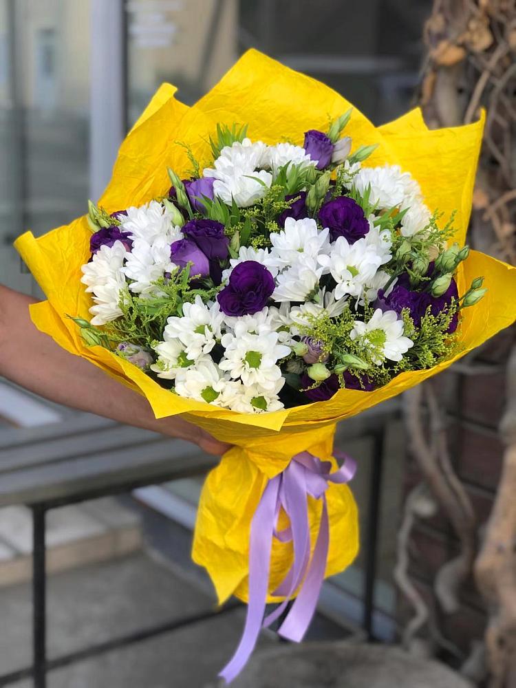 Букет цветов из: Ирисы, Хризантемы и Ромашки в Сикаках