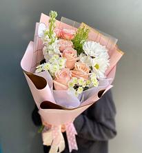 Букет цветов из:  Хризантемы и Розы в Сикаках