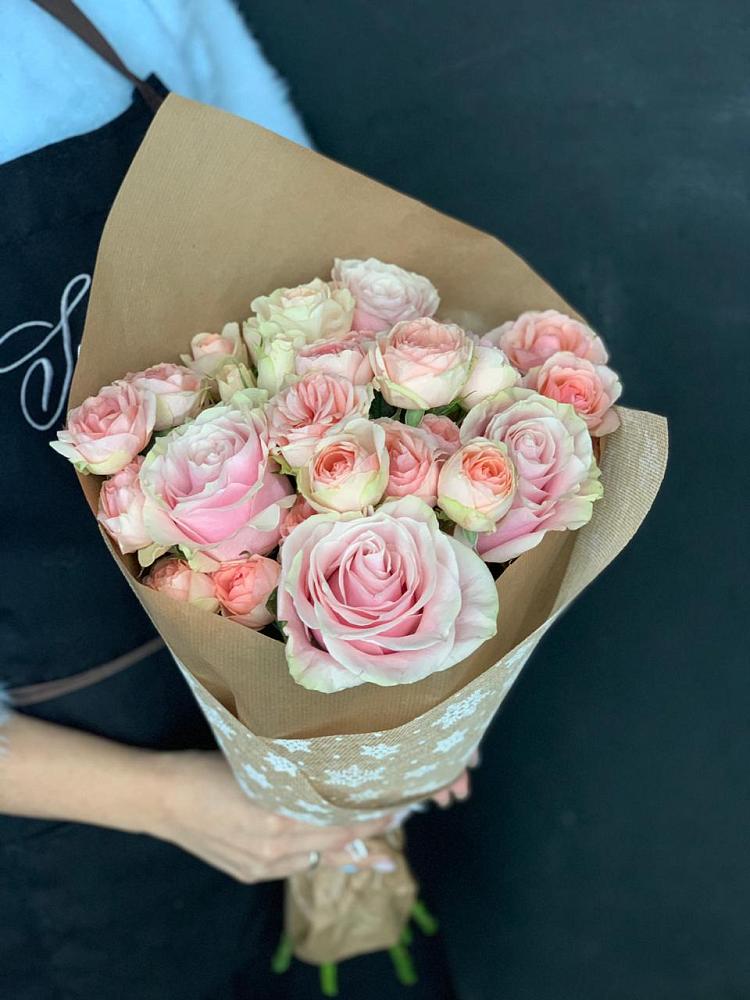 Букет цветов из: Хризантемы и Розы в Сикаках