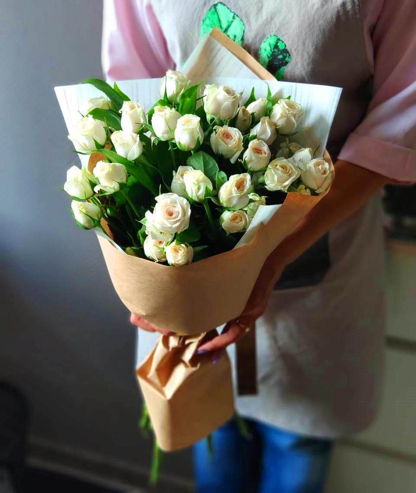 Букет цветов из: Розы в Сикаках
