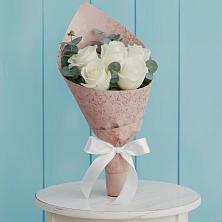 Букет цветов из:  Розы в Сикаках