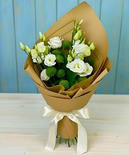 Букет цветов из:  Хризантемы и Лизиантусы в Сикаках