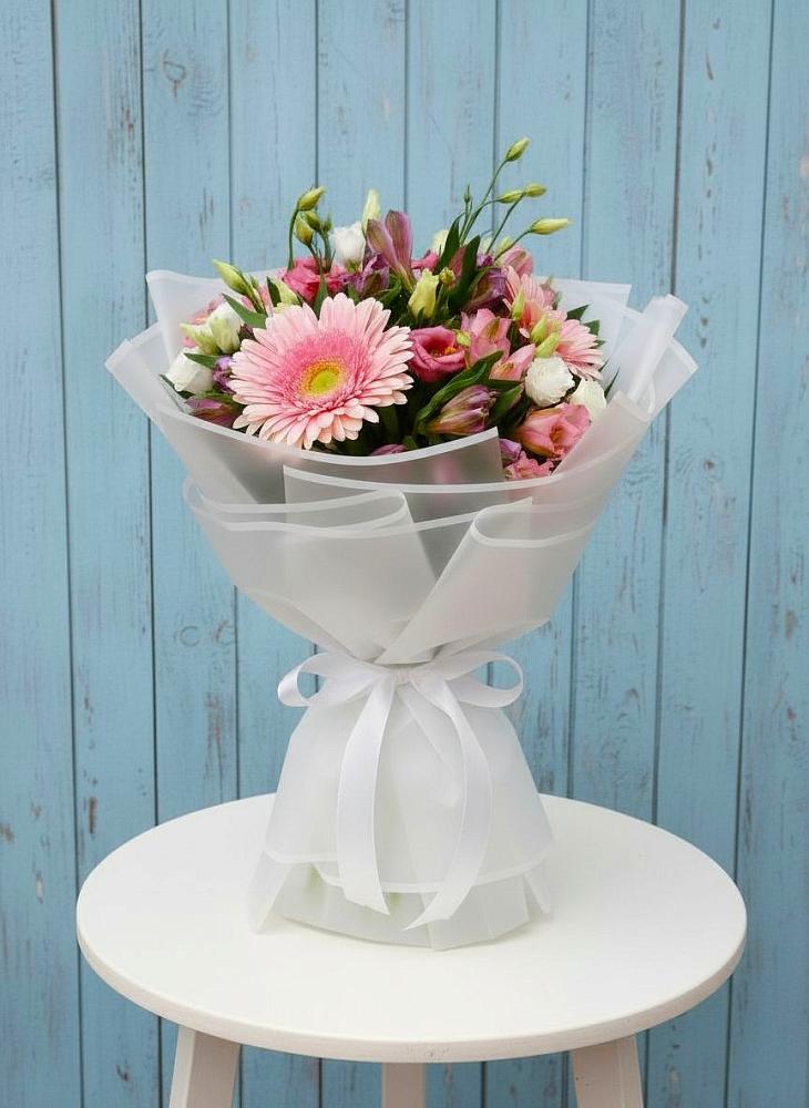 Букет цветов из: Герберы, Альстромерии и Лизиантусы в Сикаках