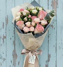 Букет цветов из:  Розы в Сикаках