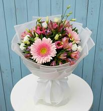 Букет цветов из:  Герберы, Альстромерии и Лизиантусы #REPLACE_PRED# Сикаках