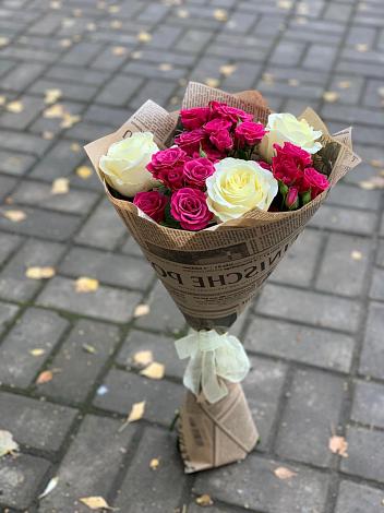 Букет цветов из: Розы в Сикаках