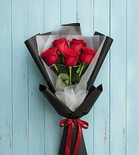 Букет цветов из:  Розы в Сикаках