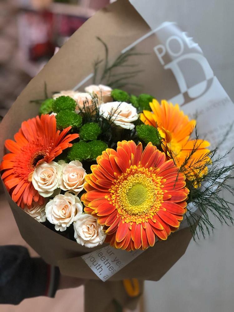 Букет цветов из: Герберы, Хризантемы и Розы в Сикаках