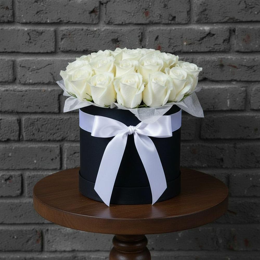 Цветочная композиция из Розы в шляпной коробке в Сикаках