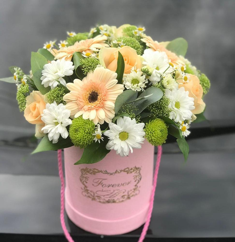 Цветочная композиция из Розы, Герберы и Хризантемы в шляпной коробке в Сикаках