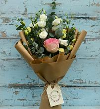 Букет цветов из:  Розы и Лизиантусы #REPLACE_PRED# Сикаках