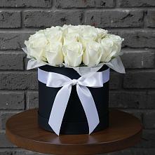 Цветочная композиция из Розы в шляпной коробке в Сикаках