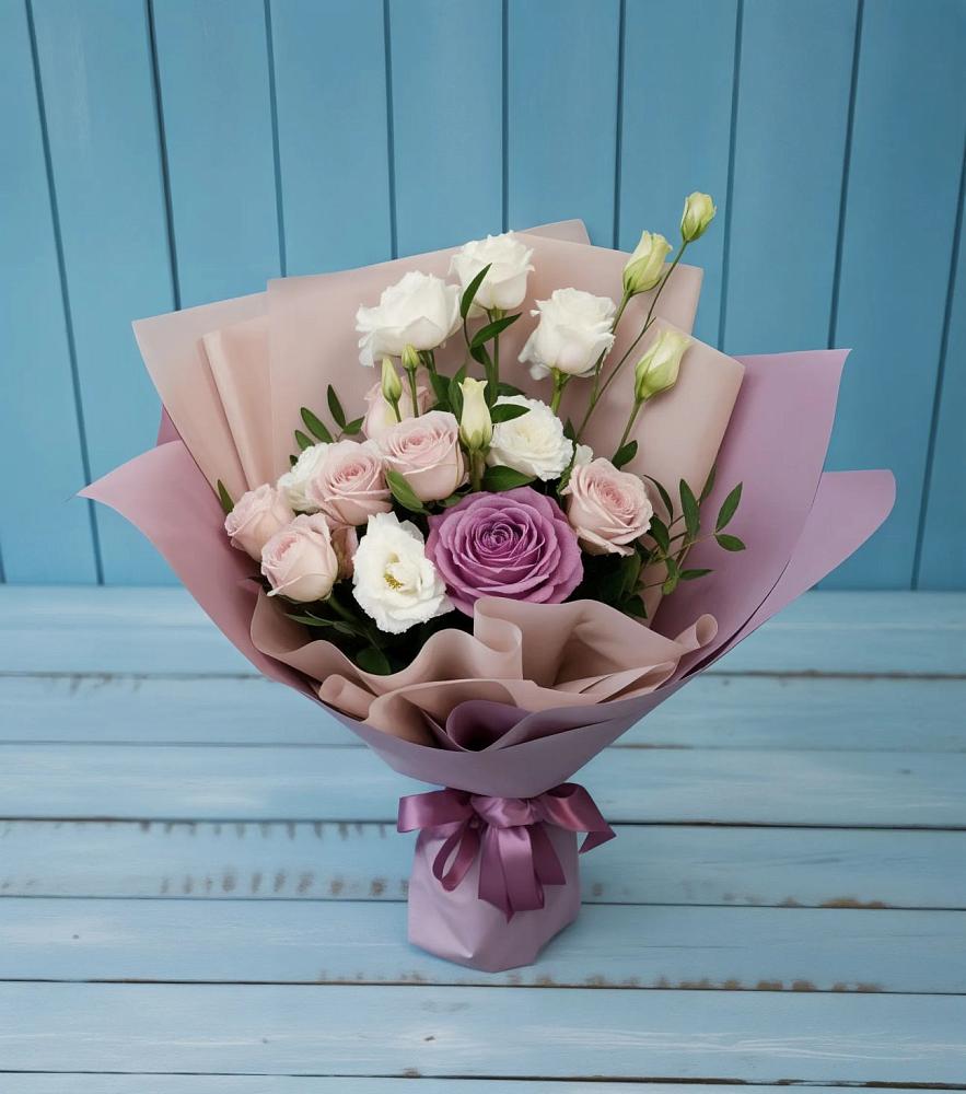 Букет цветов из: Розы и Лизиантусы в Сикаках