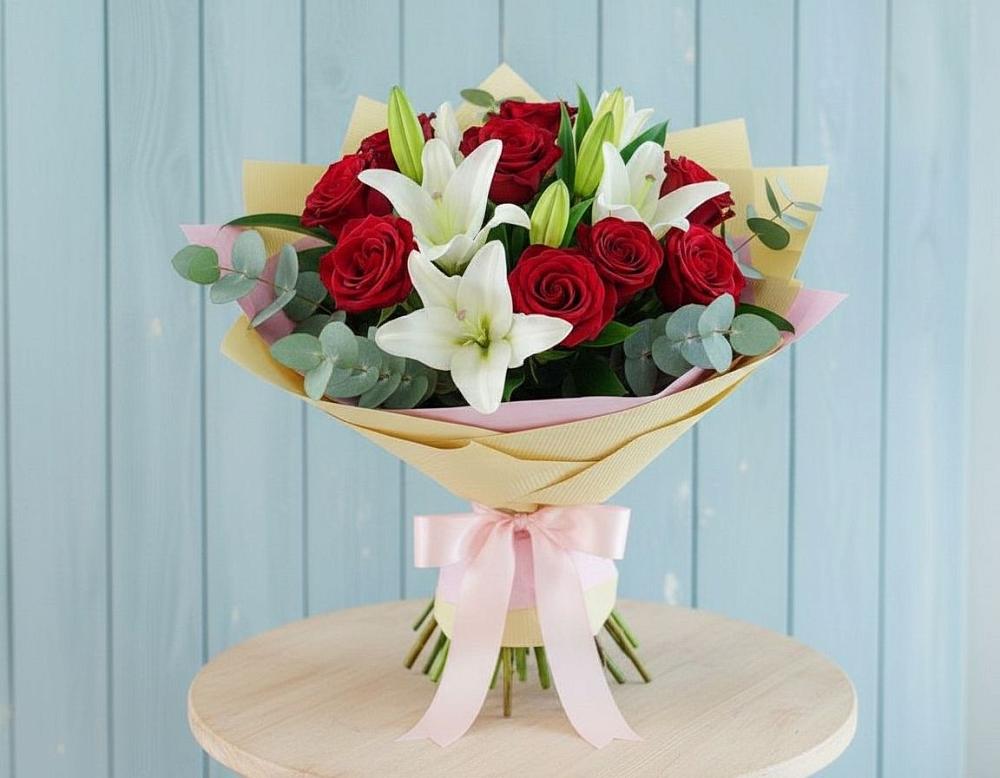 Букет цветов из: Лилии и Розы в Сикаках